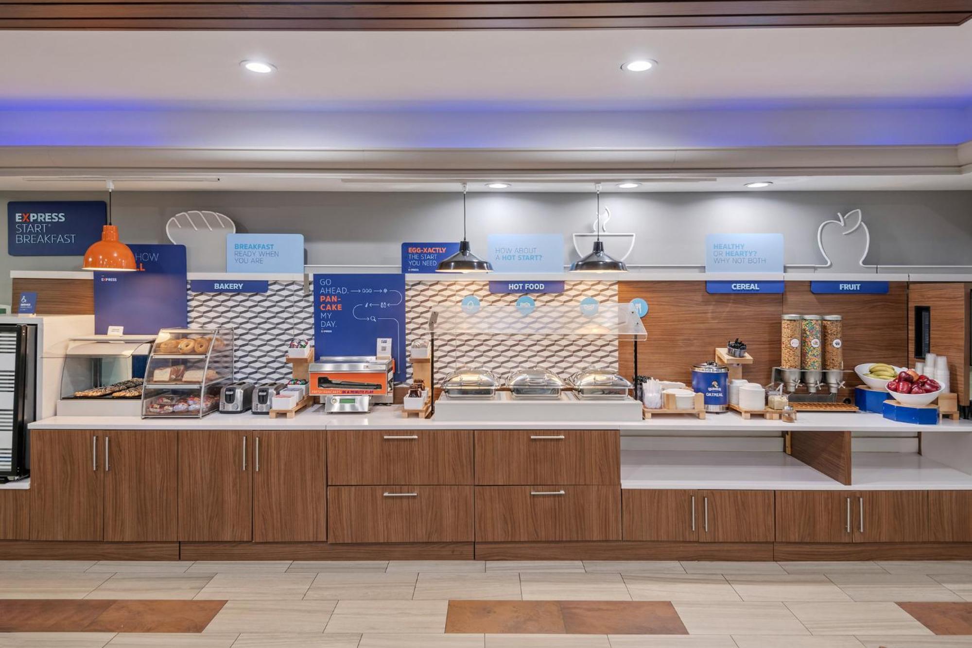 Hotel Express Hershey-harrisburg Area By Ihg 2*