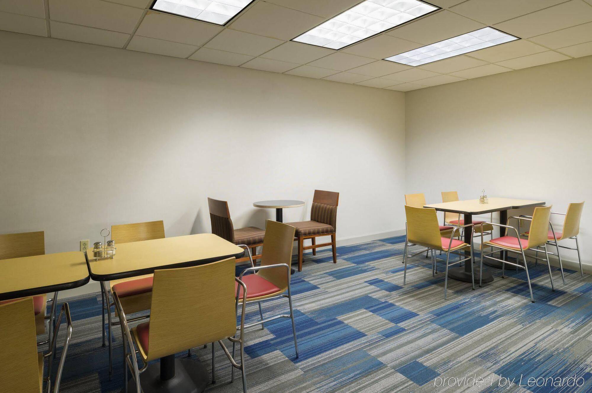 Express Hershey-harrisburg Area By Ihg Hotel 2*