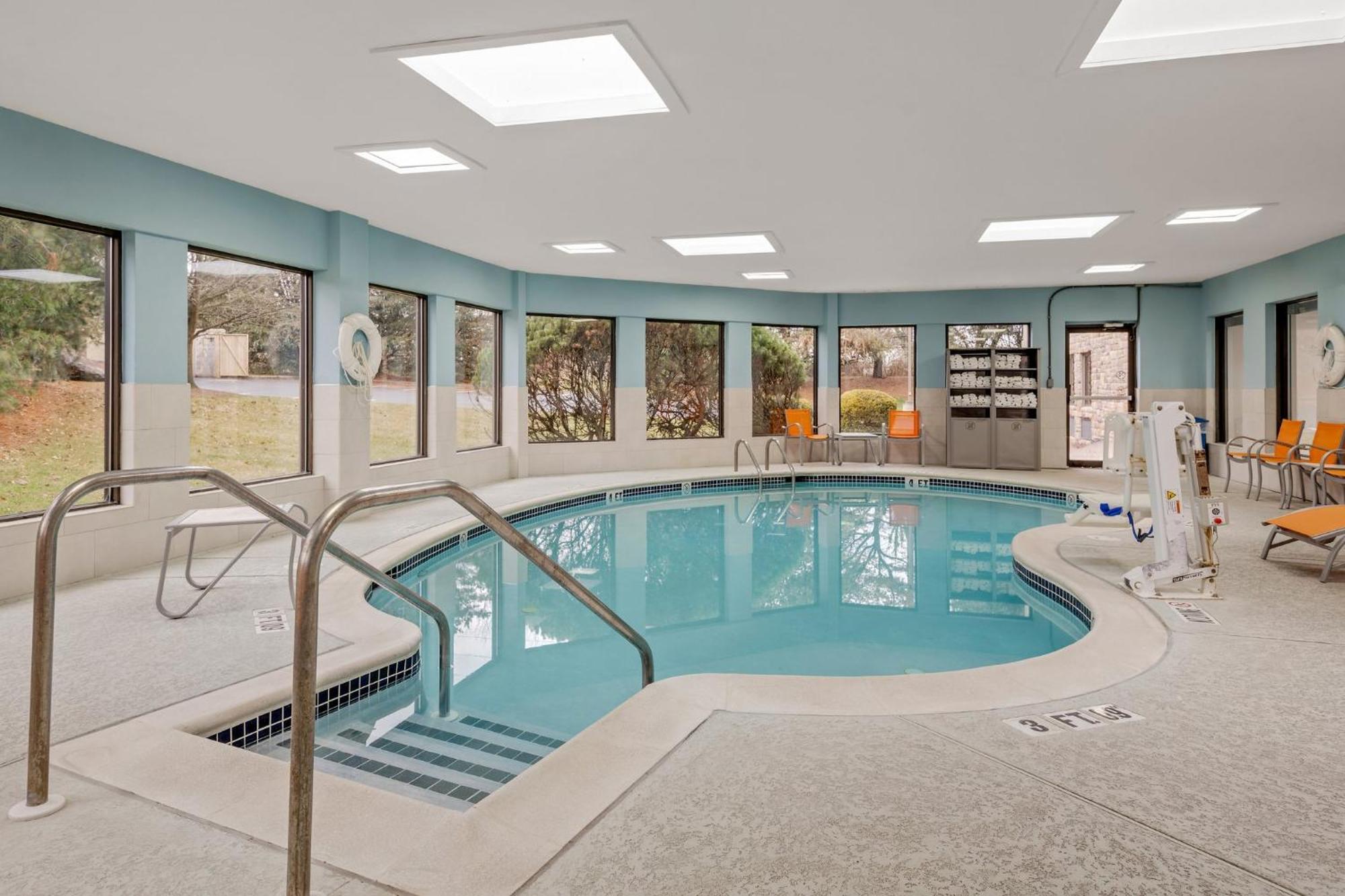 Express Hershey-harrisburg Area By Ihg Hotel 2*
